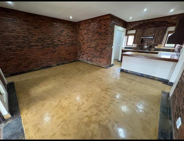 2 BEDROOM TOWNHOUSE FOR SALE IN GLEN MARAIS